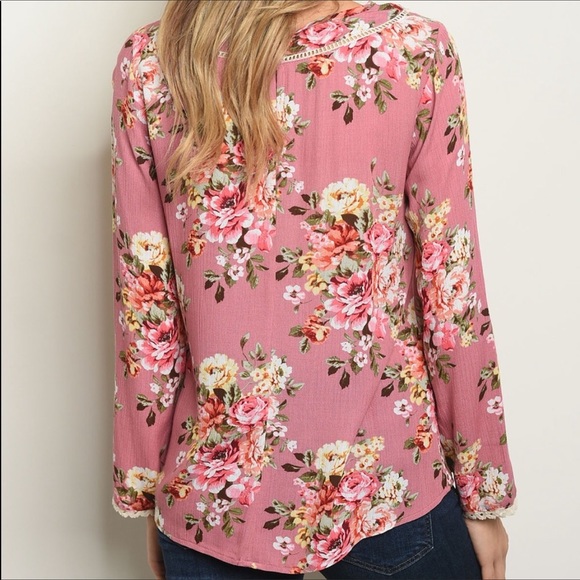 ✨Pink Floral Blouse✨ - Picture 3 of 4
